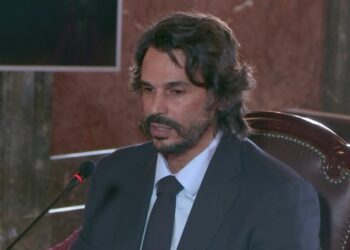 Dos periodistas confirman que conocieron la confesión del novio de Ayuso antes de que el fiscal general buscara la información