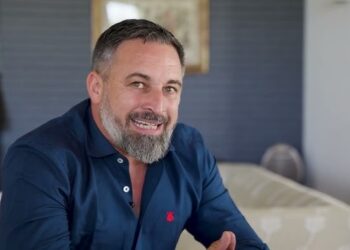 Abascal rechaza el nombramiento de la nueva fiscal general y acusa a Sánchez de “destruir la separación de poderes”