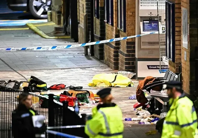 Terror en el tren Londres-Doncaster: 11 heridos en un brutal ataque con cuchillo que la Policía descarta como atentado