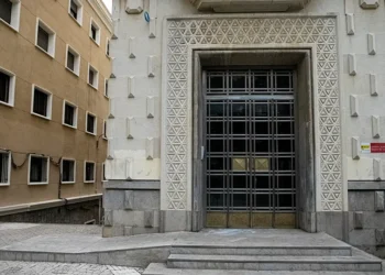 La caída del techo provoca la suspensión de juicios en el Palacio de Justicia de Ceuta