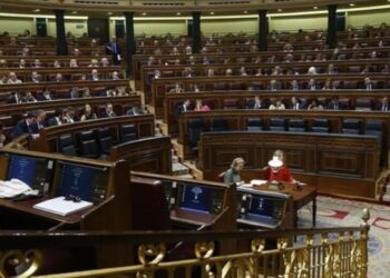 Junts tumba otra vez al Gobierno: El Congreso rechaza la senda de déficit de Montero y complica los Presupuestos