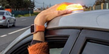 Luz de emergencia V-16: todo lo que debes saber antes de que sea obligatoria en España