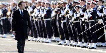 Macron lanza un servicio militar voluntario para jóvenes franceses ante las ‘amenazas crecientes