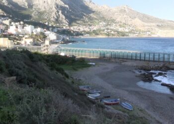 “Estoy aquí, madre, voy a morir de frío”: joven marroquí atrapado entre Ceuta y Marruecos lleva tres días sin comida ni abrigo y lanza un SOS desesperado