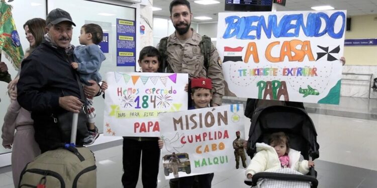 Emotivo regreso en Ceuta: los militares del contingente Alfa India XXII vuelven tras seis meses en Irak