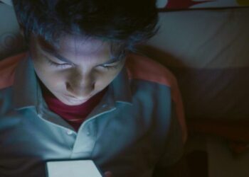 El 51% de los niños en Primaria ya tiene móvil y el 25% consume pornografía de forma excesiva, según un estudio de UNICEF