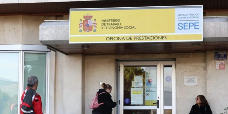 La OCDE urge a España a limitar el subsidio de desempleo a mayores de 52 años: «Fomenta el abuso del sistema»