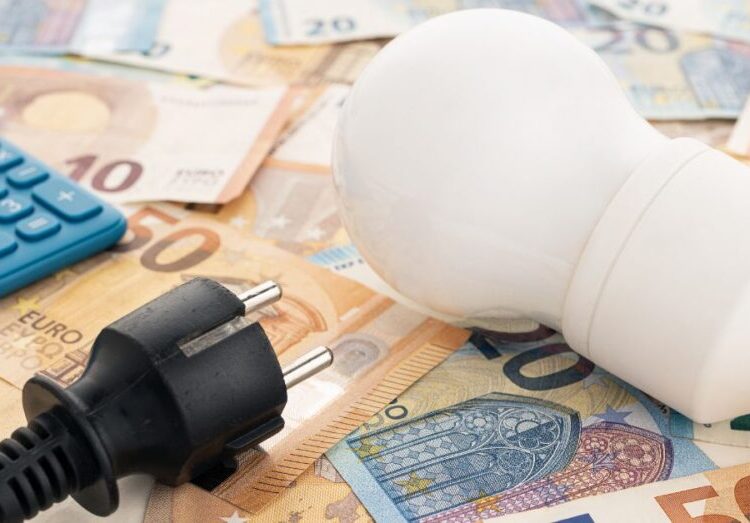 Precio de la luz hoy, 17 de noviembre: las mejores horas para ahorrar en la factura eléctrica