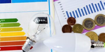 La luz se dispara un 100% en 4 horas: evita este pico y paga la mitad hoy, 19 de noviembre