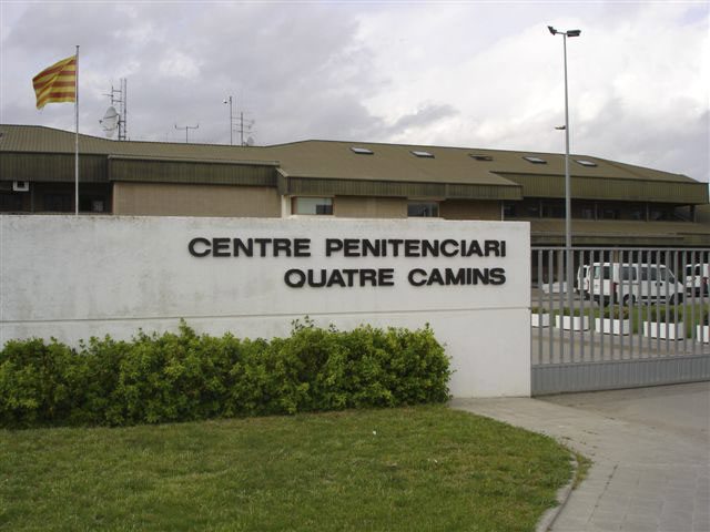 Vista exterior de l'entrada del centre