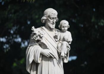 Horóscopo del 4 de noviembre de 2025: Predicciones para cada signo zodiacal