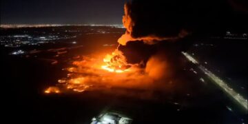 Incendio masivo en una planta química de Ezeiza deja una veintena de heridos
