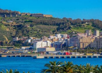 Cielos despejados y temperaturas agradables para Ceuta este viernes 28 de noviembre, con lluvias previstas para el domingo