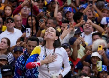 María Corina Machado logra salir de Venezuela y llegará a Oslo pese a no asistir a la ceremonia del Nobel