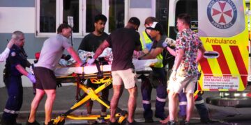 Masacre en Bondi: pánico y al menos diez fallecidos en un ataque armado durante la celebración de Janucá