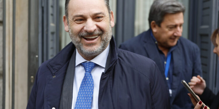 Ábalos, señalado en el informe de la UCO sobre la trama del ‘fuel’ que repartió casi un millón en sobornos