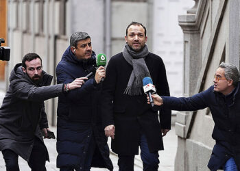 Ábalos recibe en prisión la primera visita de su hijo y su expareja en Soto del Real