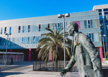 La Fiscalía acusa a tres médicos de una negligencia letal que acabó con la vida de un paciente