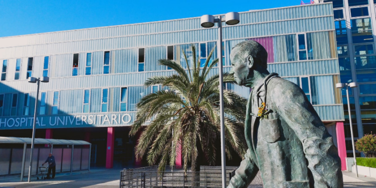 La Fiscalía acusa a tres médicos de una negligencia letal que acabó con la vida de un paciente