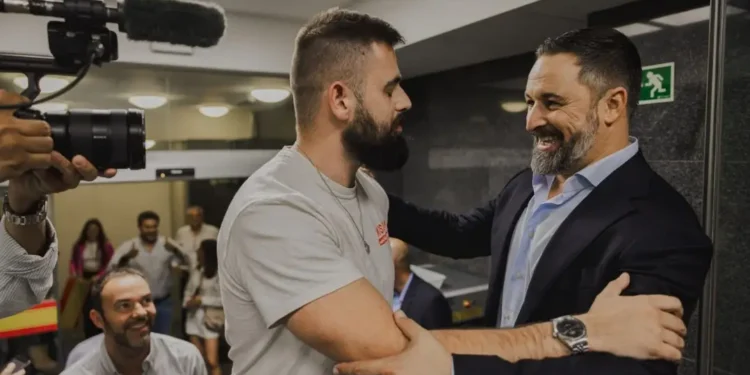 Audios internos revelan que Vox conocía las irregularidades de la asociación juvenil Revuelta