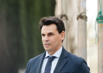 Nuevo alias y rol interno: Quirón reconoce que el novio de Ayuso figura en sus archivos como “Alberto Burnet”