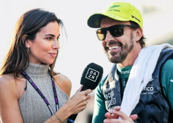 Fernando Alonso y Melissa Jiménez esperan su primer hijo en común para marzo