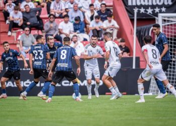 El Ceuta cierra el año con tranquilidad y a tiro de los play-off