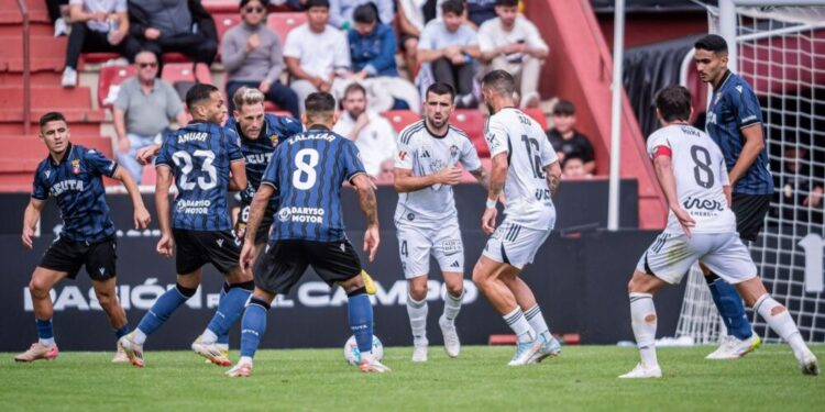 El Ceuta cierra el año con tranquilidad y a tiro de los play-off