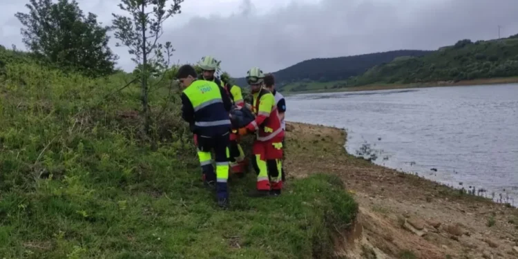 Fallece un piragüista cántabro tras desaparecer en el pantano del Ebro