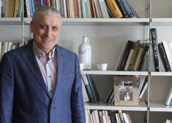 La Universidad de Barcelona investiga 30 años de presuntos abusos y explotación en el entorno del catedrático Ramón Flecha