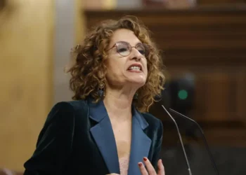 El Congreso vuelve a rechazar los objetivos de déficit y complica la semana política para Montero