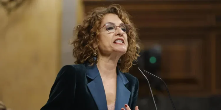 El Congreso vuelve a rechazar los objetivos de déficit y complica la semana política para Montero