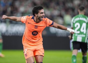 Ferran desata la tormenta en Sevilla y rescata al Barça en un partido de locura