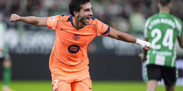 Ferran desata la tormenta en Sevilla y rescata al Barça en un partido de locura