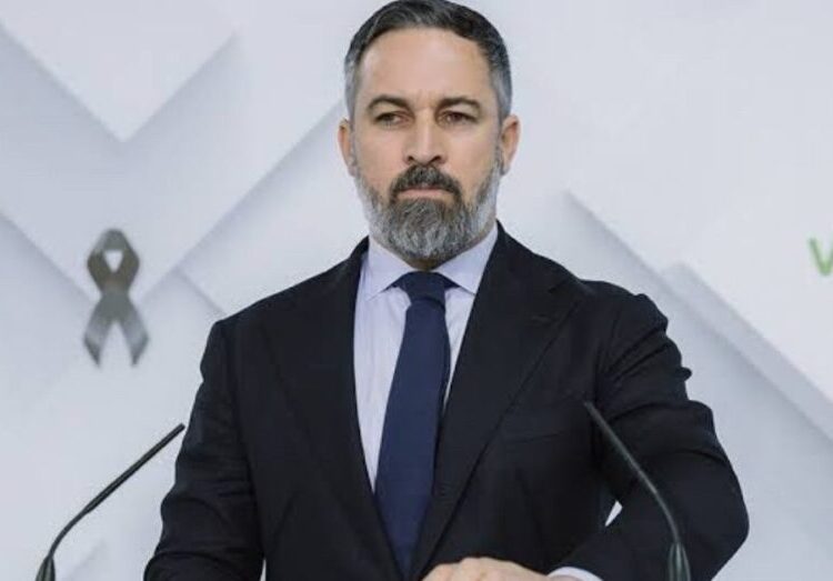 Dimite el jefe de redes de Vox tras una denuncia por acoso sexual a un menor: acusa a los líderes de Revuelta de «montaje»