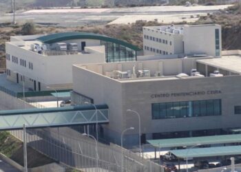 Familias e internos se acercan a través de un innovador talent show en la cárcel de Ceuta