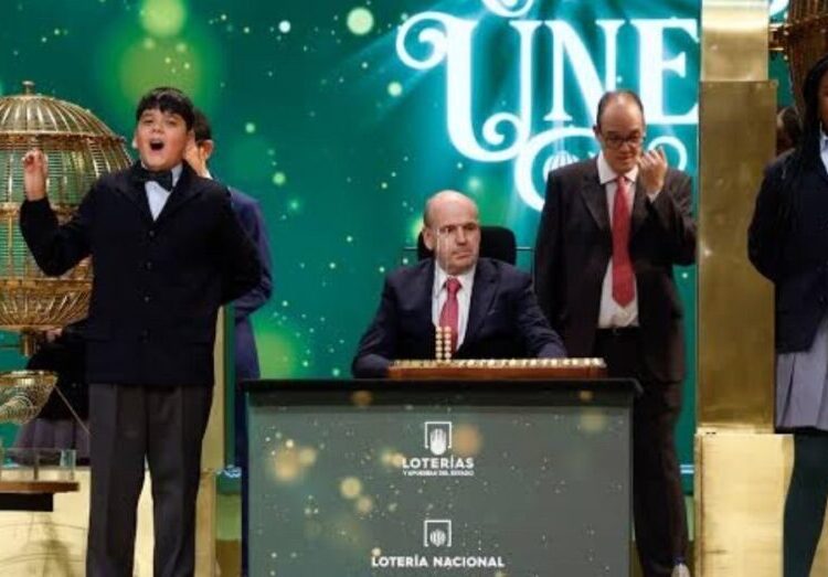 Cómo cobrar los premios de la Lotería de Navidad 2025 y lo que Hacienda retiene
