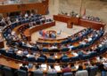 Desmayo de un diputado socialista obliga a interrumpir temporalmente el pleno de Presupuestos en Madrid