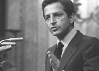 Podemos exige retirar los homenajes a Adolfo Suárez tras denuncia por agresión sexual