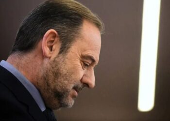 El PSOE pagó la defensa de Ábalos durante un año: El «pacto de silencio» se cerró con Santos Cerdán para evitar el daño electoral