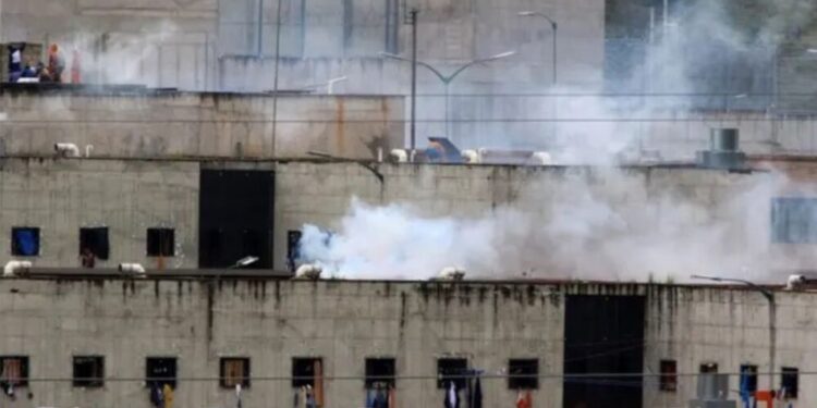 Violencia creciente en las cárceles de Ecuador: Trece muertos más