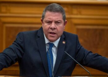 García-Page, sobre las nuevas cesiones de Sánchez a Junts: «Pensar que de rodillas Puigdemont nos va a respetar más es absurdo»