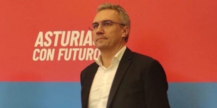 Dimisión de Javier Izquierdo: crisis por acoso en el PSOE
