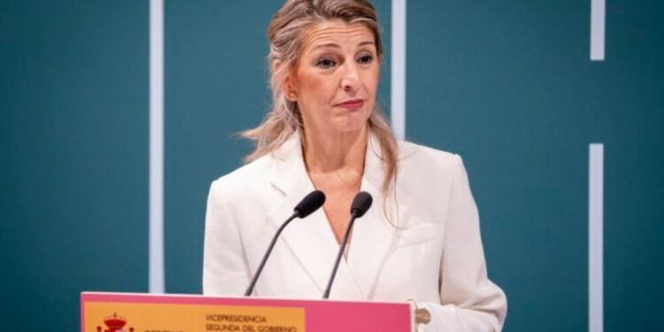 Yolanda Díaz exige un cambio de Gobierno mientras Sánchez se mantiene firme