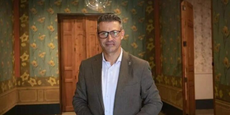 El ‘número dos’ del PSOE en Valencia deja los cargos orgánicos, pero se mantiene como alcalde tras la denuncia de acoso sexual