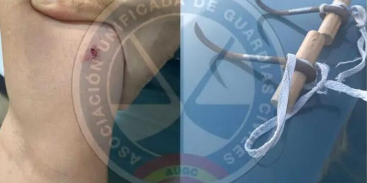 Intento de homicidio en la frontera de Ceuta: Un guardia civil, herido grave tras ser atacado con un garfio por un inmigrante