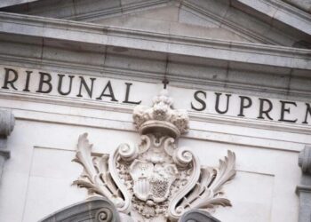 El Tribunal Supremo obliga a las empresas a conceder permisos retribuidos solo en días laborables y así te afecta