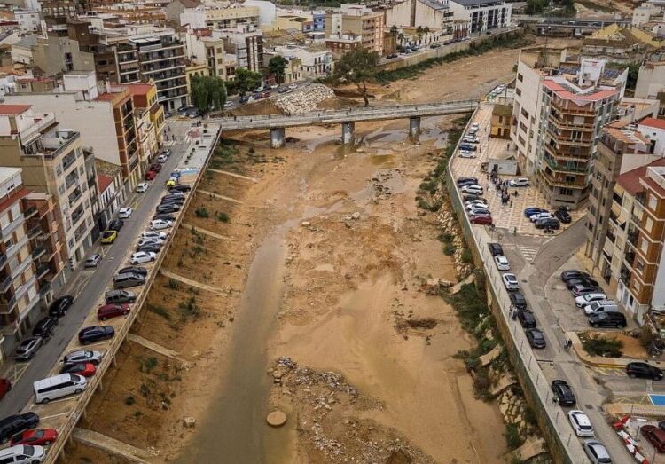 Autos de bomberos revelan orden de retirada del barranco del Poyo