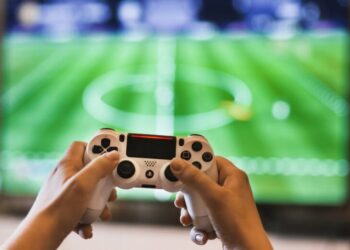 «Calla y vete a la cocina»: el machismo que sigue acosando a las ‘gamers’ en España