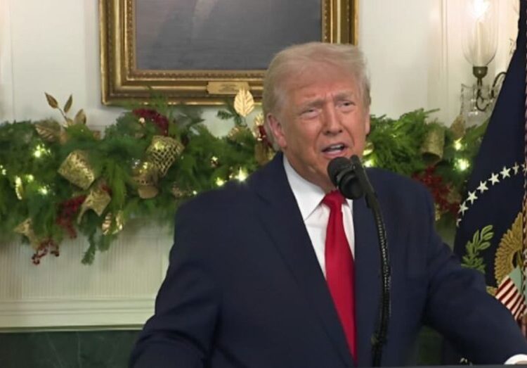 Trump critica la inmigración en su discurso navideño, ignora Venezuela